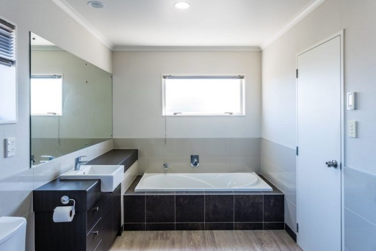 Photo of property in 34 Riviera Drive, Flat Bush, Auckland, 2019