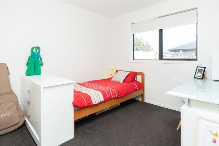 Photo of property in 17 Manawaroa Close, Grandview Heights, Hamilton, 3200