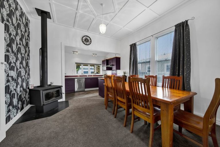 Photo of property in 278 South Road, Hawera, 4610