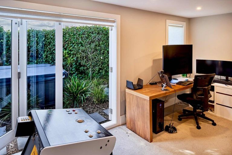 Photo of property in 89 Paremata Road, Paremata, Porirua, 5024