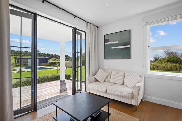 Photo of property in 438 Oaia Road, Muriwai, Waimauku, 0881