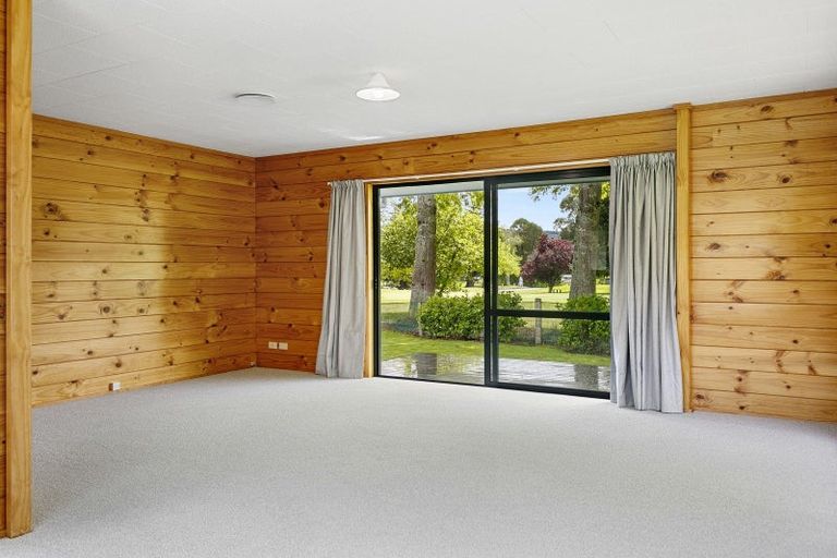 Photo of property in 4 Yasmin Lane, Kinloch, Taupo, 3377