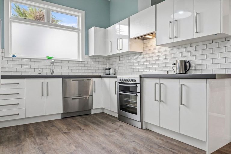 Photo of property in 170 Shaw Avenue, New Brighton, Christchurch, 8083