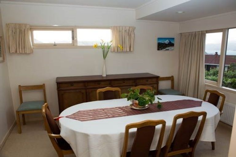 Photo of property in 6 Doon Grove, Papakowhai, Porirua, 5024