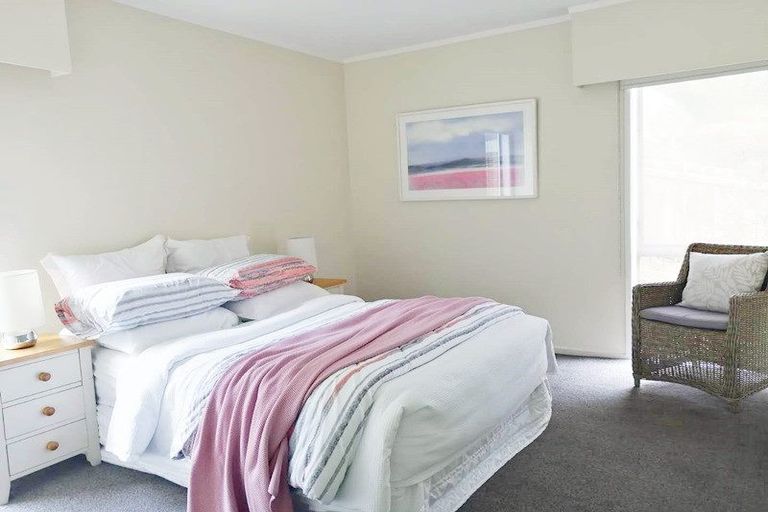 Photo of property in 61 Merriefield Avenue, Forrest Hill, Auckland, 0620