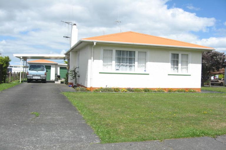 Photo of property in 100 Derby Street, Feilding, 4702