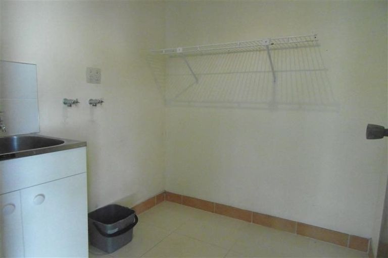 Photo of property in 1/18 Rothesay Bay Road, Rothesay Bay, Auckland, 0630