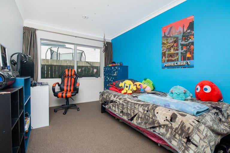 Photo of property in 19 Magnolia Drive, Waiuku, 2123