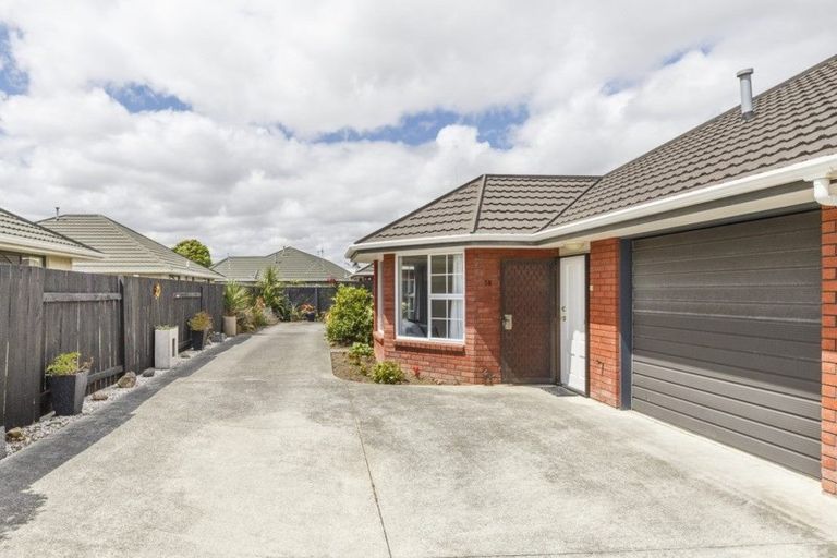 Photo of property in 5b Carroll Street, Palmerston North, 4410