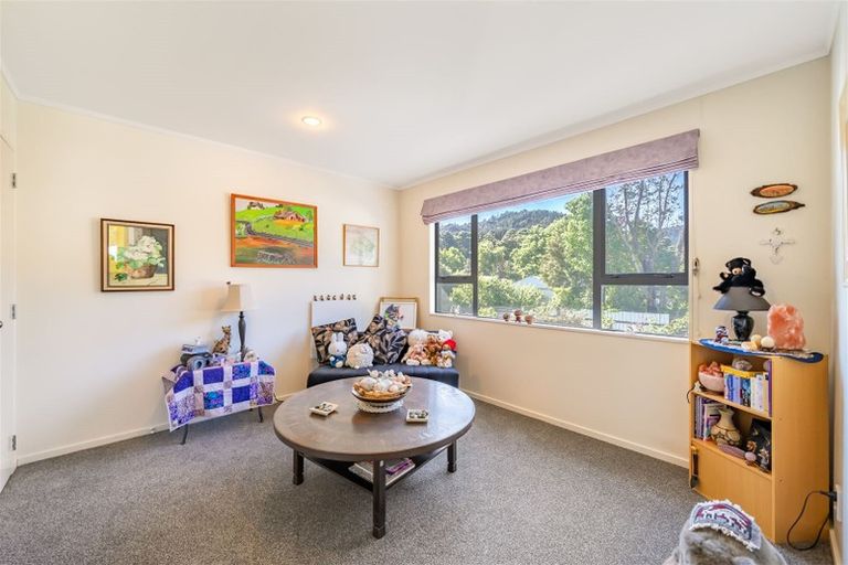 Photo of property in 25a Pinehaven Road, Pinehaven, Upper Hutt, 5019