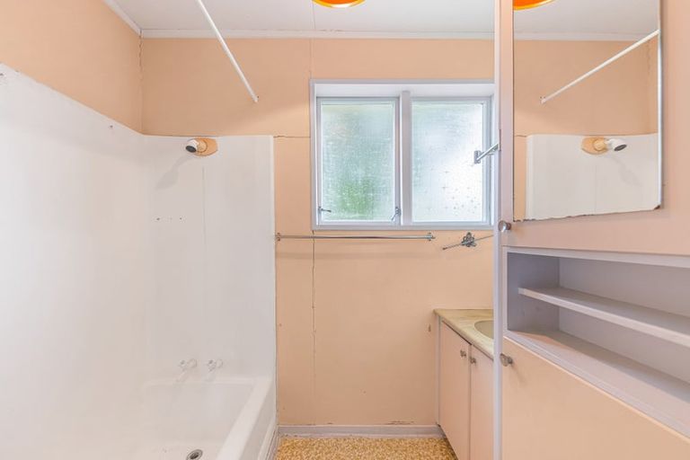 Photo of property in 47 Moffat Road, Red Beach, 0932