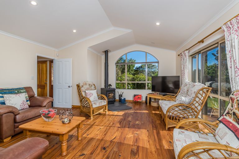 Photo of property in 206 Te Toiroa Road, Ngunguru, Whangarei, 0173
