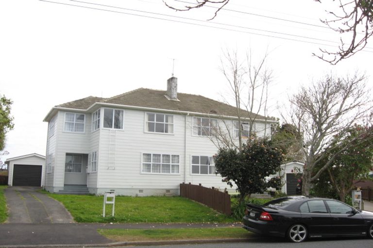 Photo of property in 14-16 Drake Street, Vogeltown, New Plymouth, 4310