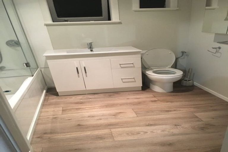 Photo of property in 1/39 Manuka Road, Bayview, Auckland, 0629