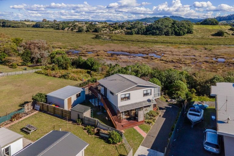 Photo of property in 266b Seaforth Road, Waihi Beach, 3611
