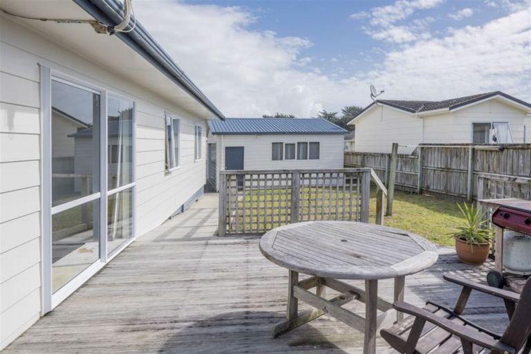 Photo of property in 26 Karaka Street, Otaki Beach, Otaki, 5512