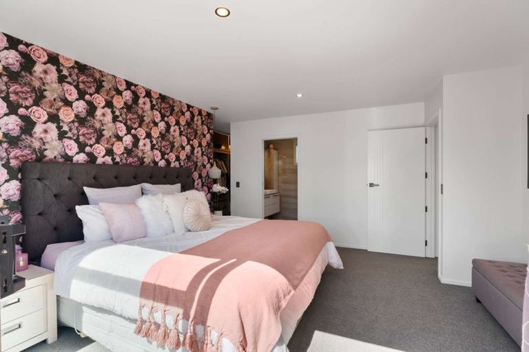 Photo of property in 52 Stratford Drive, Mount Pisa, Cromwell, 9383