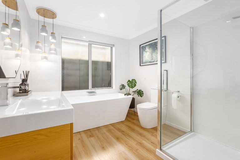 Photo of property in 136 Endeavour Drive, Whitby, Porirua, 5024