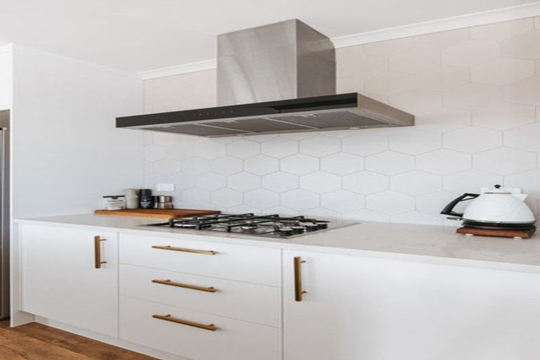 Photo of property in 12 Brendan Close, Omokoroa, 3114