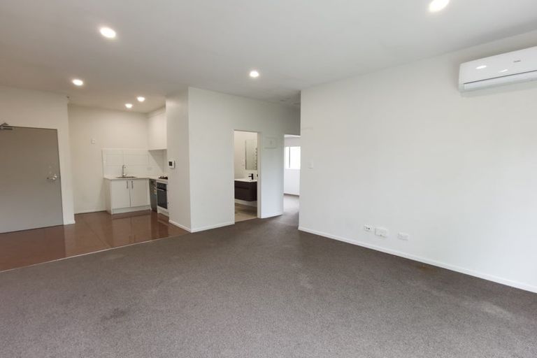 Photo of property in 7/14b Kaponga Crescent, New Lynn, Auckland, 0600