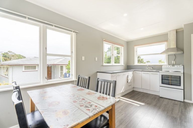 Photo of property in 73 Driver Crescent, Cannons Creek, Porirua, 5024