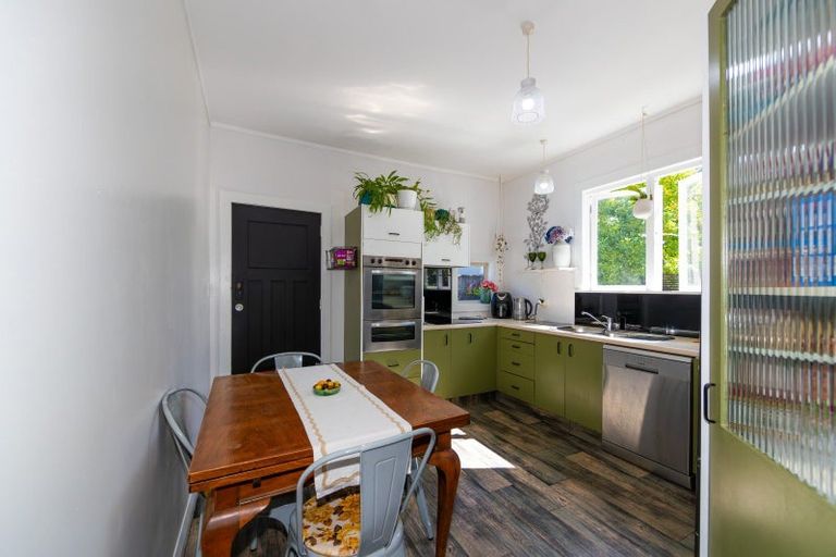 Photo of property in 63 Ferry Road, Clive, 4102