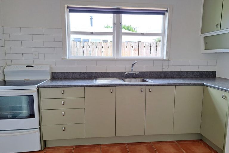 Photo of property in 87 Tiroroa Avenue, Te Atatu South, Auckland, 0610