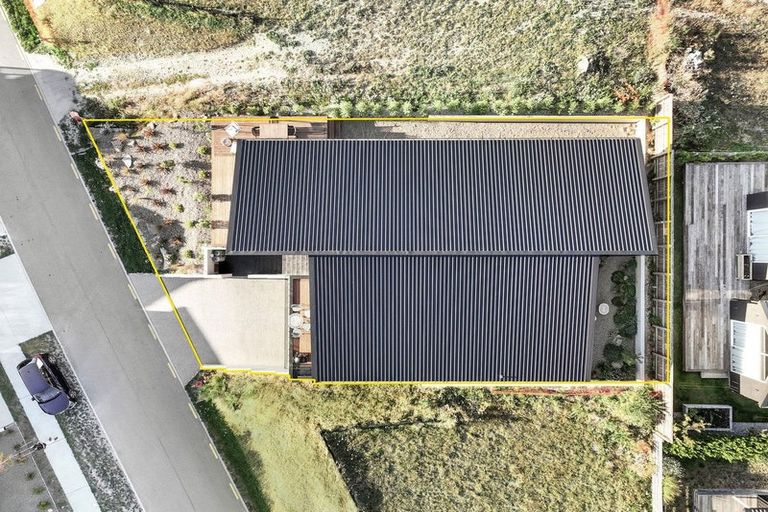 Photo of property in 9 Mcneil Crescent, Wanaka, 9305