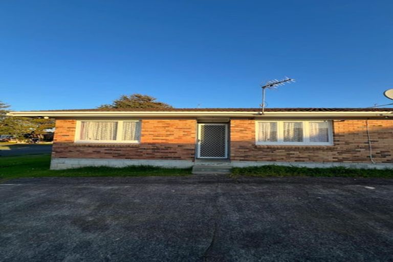Photo of property in 3 Norman Spencer Drive, Papatoetoe, Auckland, 2104