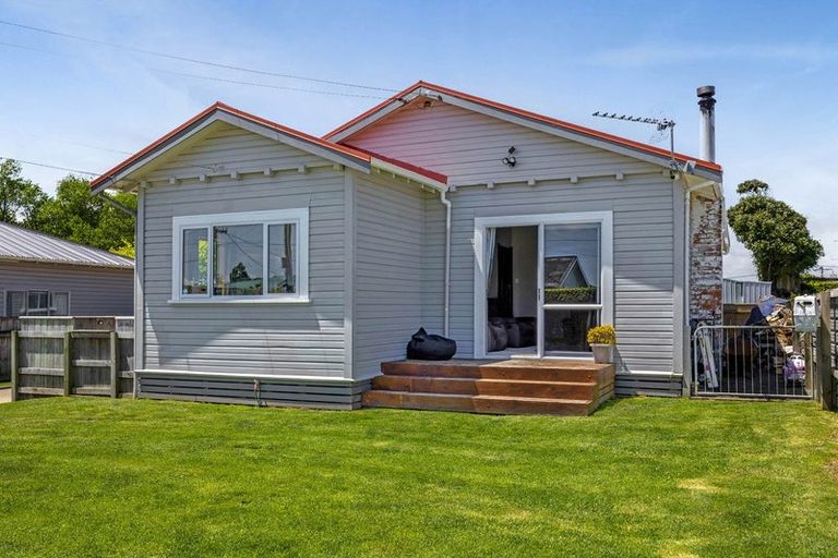 Photo of property in 12 Collins Street, Hawera, 4610