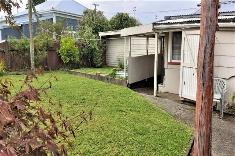 Photo of property in 23 Pakington Street, Westport, 7825
