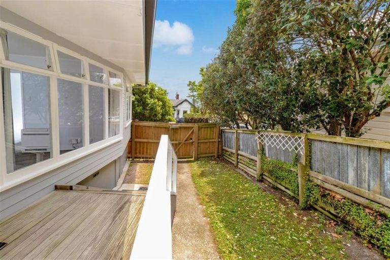 Photo of property in 71a Commercial Road, Helensville, 0800