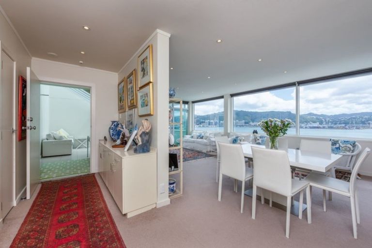 Photo of property in Oriana Apartments, 248 Oriental Parade, Oriental Bay, Wellington, 6011