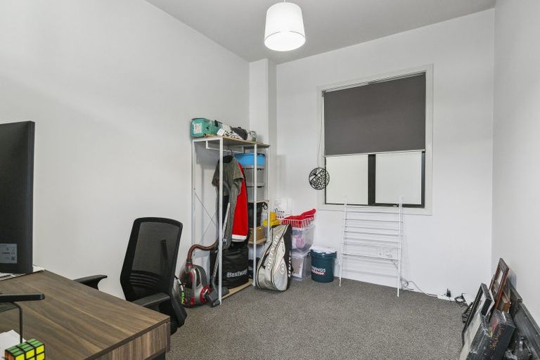 Photo of property in Endeavour Apartments, 18/125 Thorndon Quay, Pipitea, Wellington, 6011