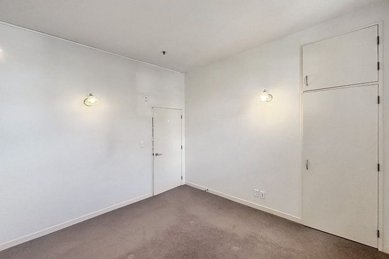 Photo of property in 207 Tasman Street, Mount Cook, Wellington, 6021