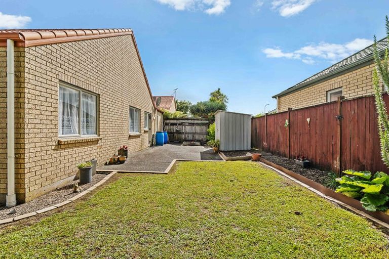 Photo of property in 1 Dunbarton Drive, Ranui, Auckland, 0612