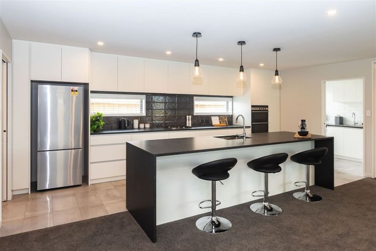 Photo of property in 11 Loch Tanna Way, Broomfield, Christchurch, 8042