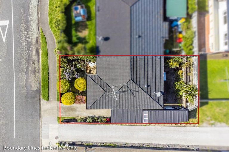 Photo of property in 2 Anthony Grove, Paraparaumu Beach, Paraparaumu, 5032