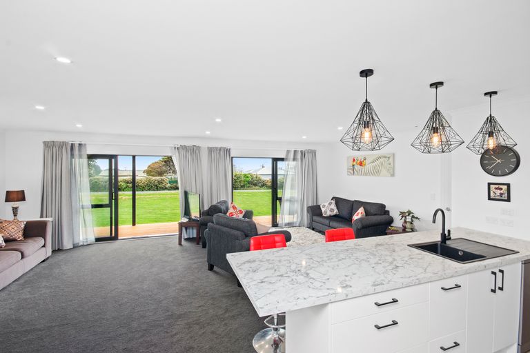 Photo of property in 2630 Awhitu Road, Awhitu, Waiuku, 2684