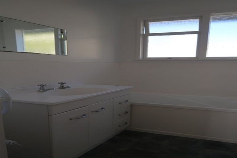 Photo of property in 44 Acacia Avenue, Maungaraki, Lower Hutt, 5010