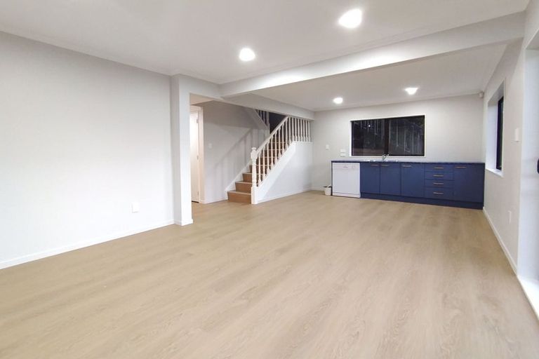 Photo of property in 24 Sandgate Avenue, Botany Downs, Auckland, 2010