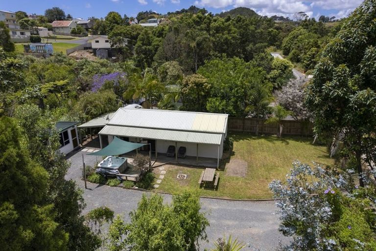 Photo of property in 25 Paradise Road, Coopers Beach, 0420
