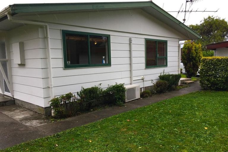 Photo of property in 8 He Awa Crescent, Waikanae, 5036