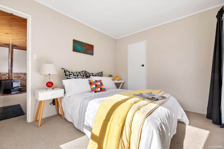 Photo of property in 2/23 The Glade S, Pukekohe, 2120