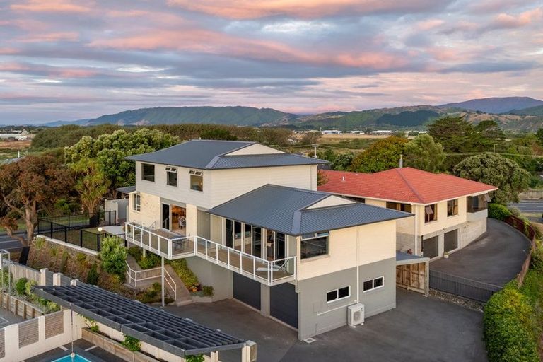 Photo of property in 39a Wharemauku Road, Raumati Beach, Paraparaumu, 5032