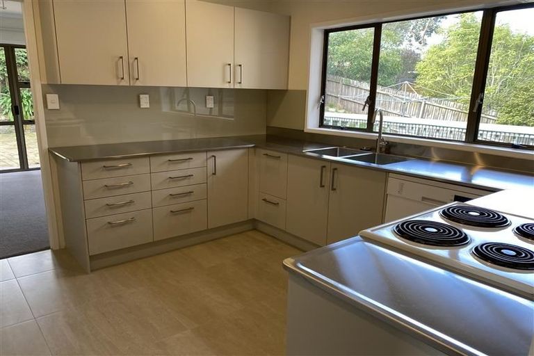 Photo of property in 23 John Downs Drive, Browns Bay, Auckland, 0630