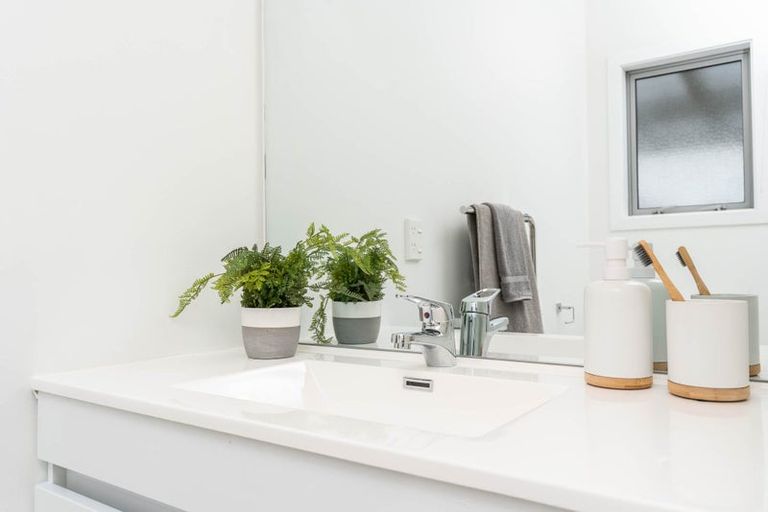 Photo of property in 7b Mclellan Street, Tawa, Wellington, 5028