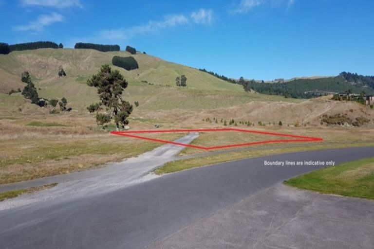 Photo of property in 16 The Fairways, Kinloch, Taupo, 3377