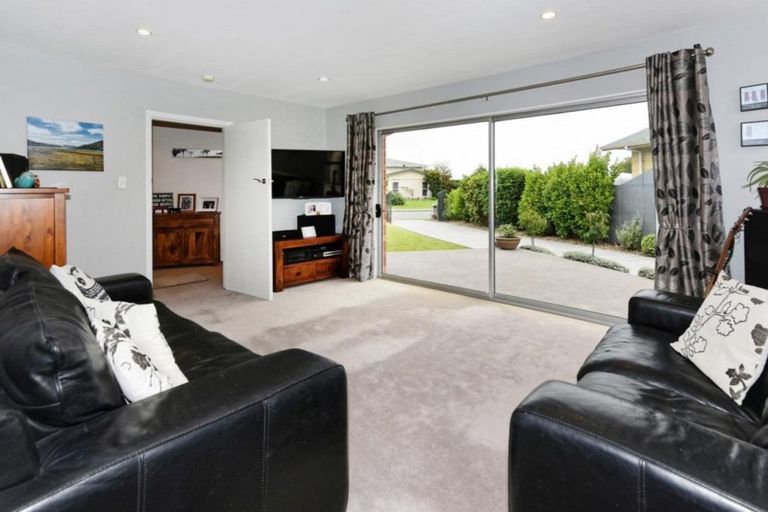 Photo of property in 8 Birdling Place, Halswell, Christchurch, 8025