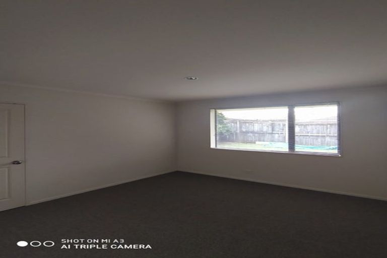 Photo of property in 24 Woodcroft Way, Pukekohe, 2120